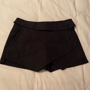 Aritzia Talula Envelope Skirt ♥️🖤